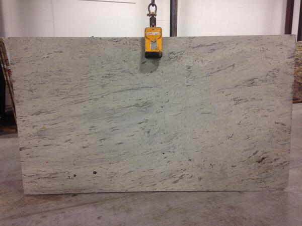 We just received a new lot of Valley White Granite. #granite #slab #valleywhite #agmimports
