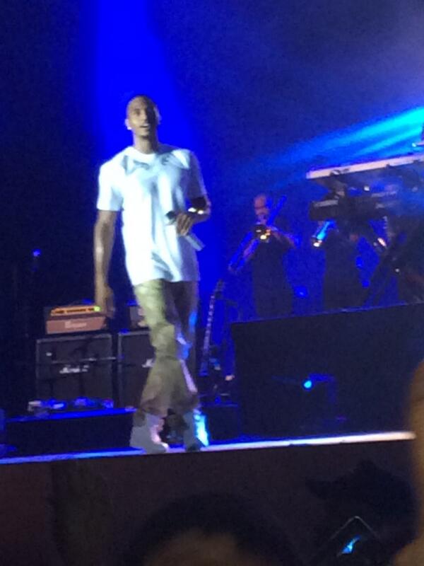 __jordynbrown's tweet image. looooka him looking all good and ish.. 😋🙈 #tbt #seniortrip14 #gradbash14