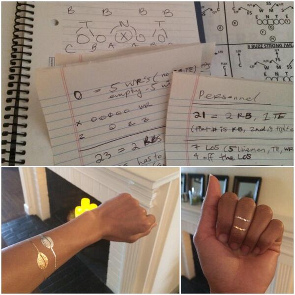 KavitaChanne's tweet image. Football + @FlashTattoos kinda day. #LearningIsEarning #GoldErrytthang