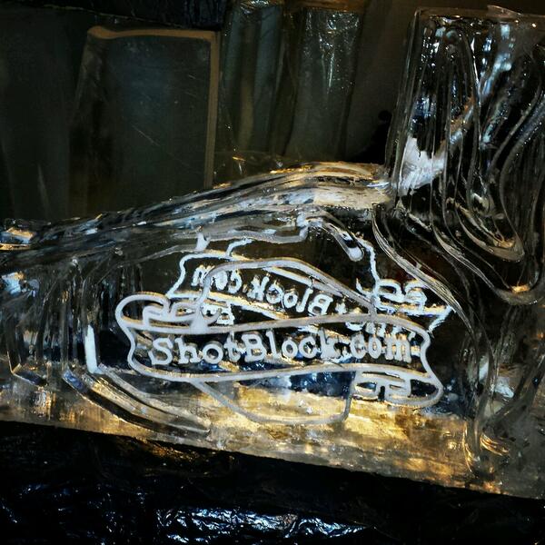 iceshotblocks's tweet photo. We gave our shot blocks a makeover. Get'em while they're cold! #Houston #events #shotblock #HouseParty http://t.co/HSe4Kd9blZ