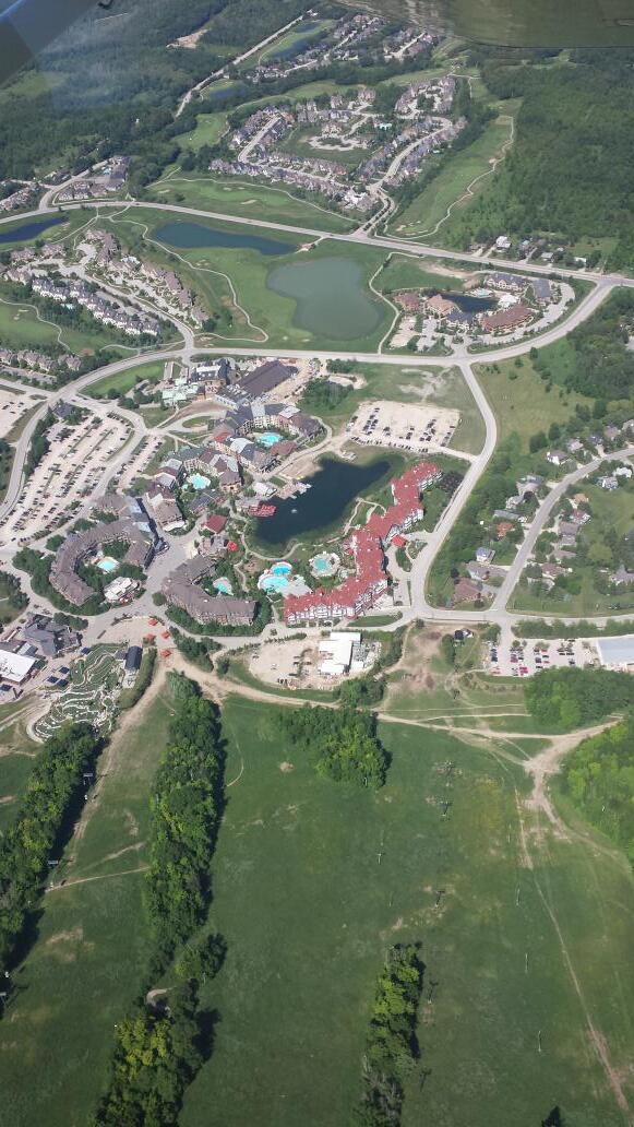BlueMtnResort's tweet image. Awesome aerial view! RT @snritchiee: @BlueMtnResort from a birds eye view!