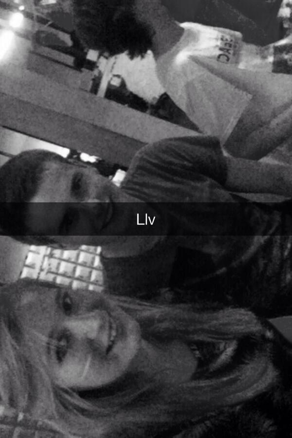 femkesmit's tweet photo. #cool #hipster #instamood #samba #selfie #sambaselfierls http://t.co/dpf4S2bjQo