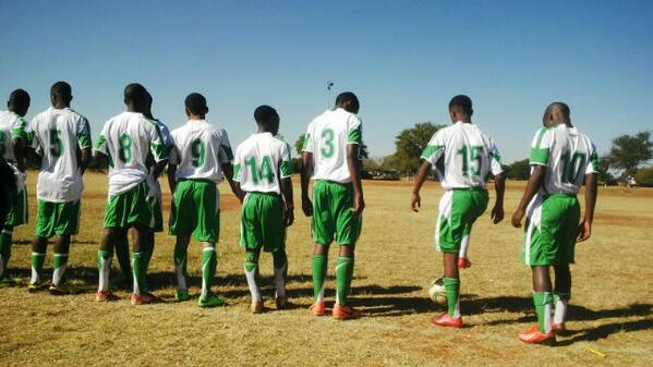 CSMaritimo_PTA's tweet photo. Our Boys showing off their new kit. http://t.co/4S2r2tzKG3