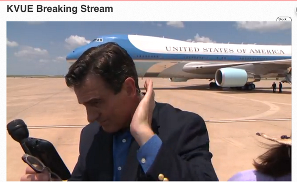 0xBeacon's tweet image. It's so cute getting to watch @JimB_KVUE primp himself in front of Air Force One. #solidreporting @KVUE