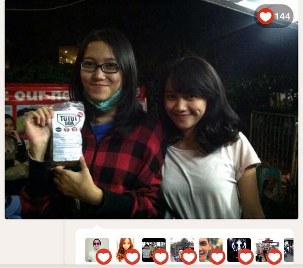 tutut_uda's tweet photo. They loved it 🐚 #obatsakithati 💔. Semoga sakit hatinya lekas sembuh. Thank you girls http://t.co/ZkuGMFcTbk