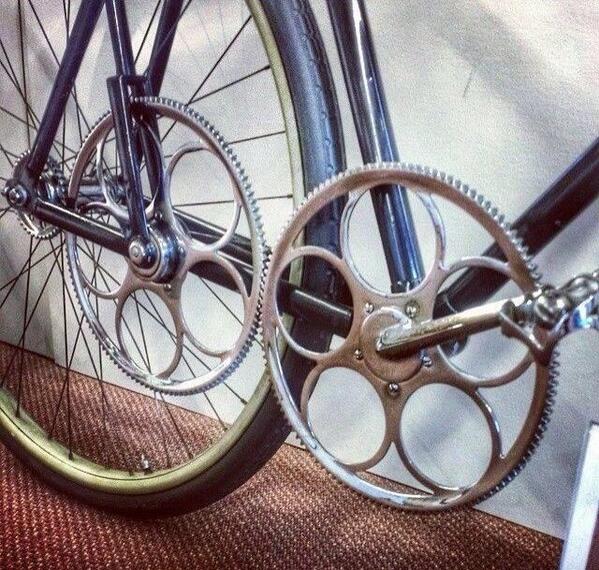 GlenS1974's tweet image. Does this qualify as fixed? #ridefixed @fixedgearbikes