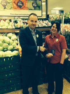 Donna in Norwich receiving a MMM award for her commitment, hard work &amp; produce displays! #abundance <a href="/ProduceAcademy/">Produce Academy</a>