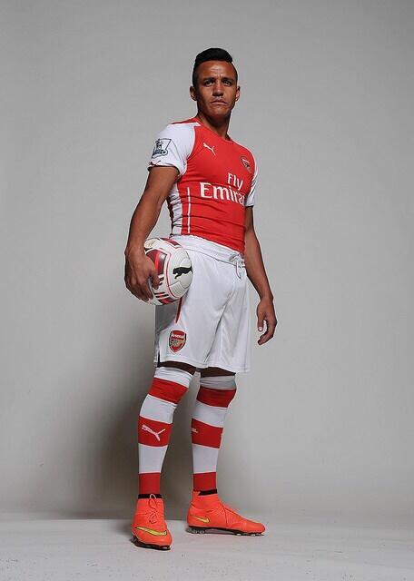 Hilo oficial del Cañonero Alexis Sánchez - Página 2 BsNy-s2CAAE-_vv