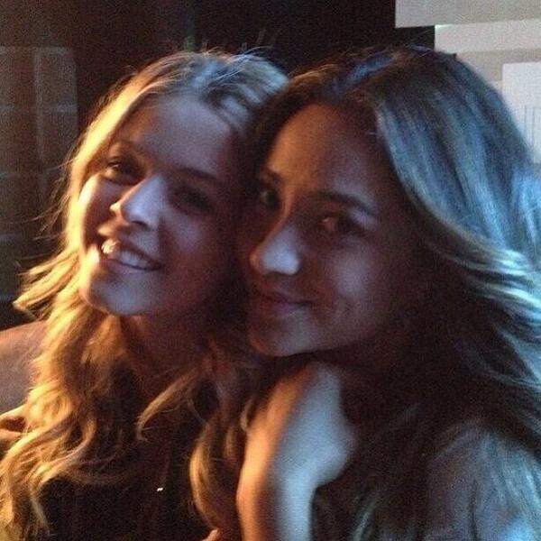 sashaimmorality's tweet image. #EmisonEquality TWEET THIS NOW EVERYONE PLZ EMISON EMISON