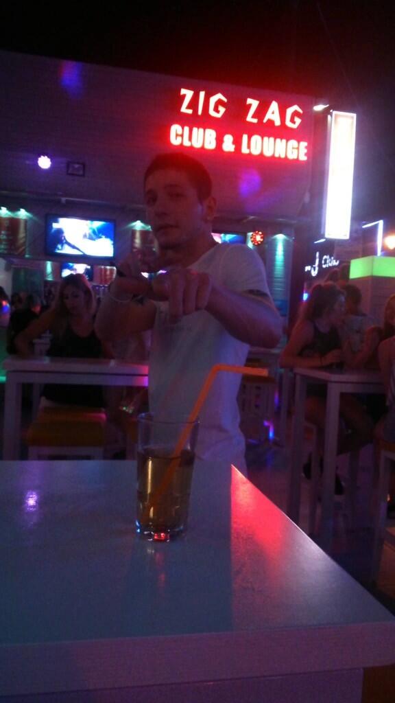 MilesLH_Yo's tweet photo. Malia 2014! http://t.co/551zWyg4JV