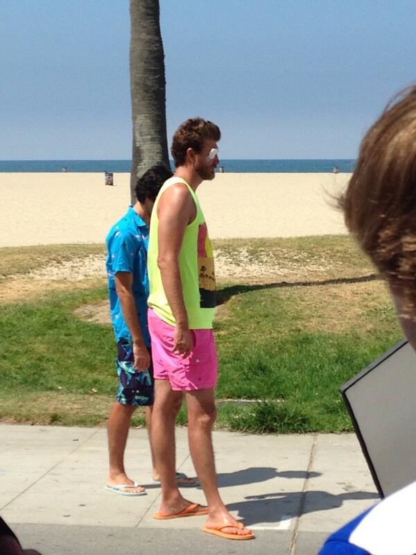 Robinas1st's tweet photo. Muscle beach, @rhettandlink http://t.co/B6z5btkaAb