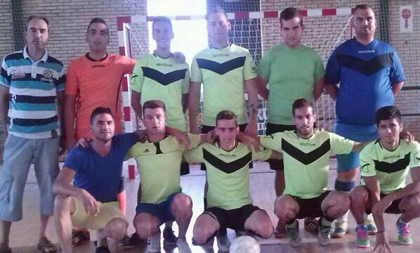 RedBullFutsal's tweet photo. Gran victoria la de hoy @RedBullFutsal 14-0 Qebrantahuesos este equipo va creciendo 1 2 3 red bull a ganar!!! http://t.co/C6T8At4Ojm