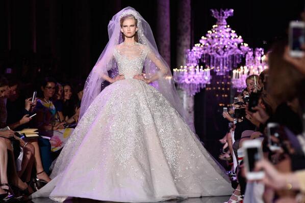 35 couture wedding gowns that are TO DIE FOR: on.elle.com/VQQstm