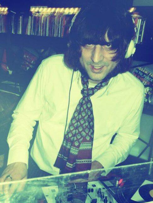 TrottlesofDead's tweet photo. ...and we're gettin' support from this lovely guy!!!
#djloungelizard #whatahammer #trottlesvsgerrychainsawmassacre http://t.co/K60irGD0yp