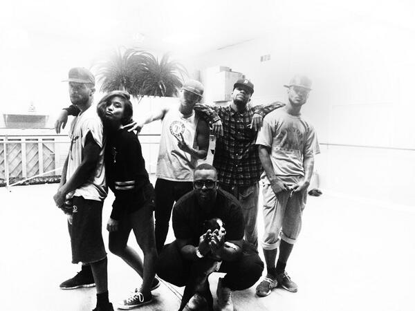 agnezmo's tweet photo. #blasians #familia http://t.co/z00jWe5pjN