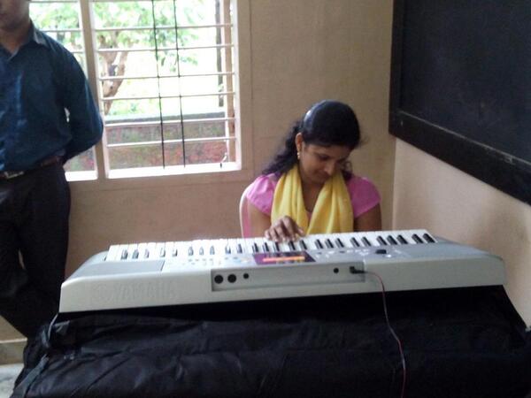TheMFCtrust's tweet photo. #musicforchange #themfctrust teaching the language of music to the blind kids of Roman and Catherine Lobo school http://t.co/eqMqVOatiq