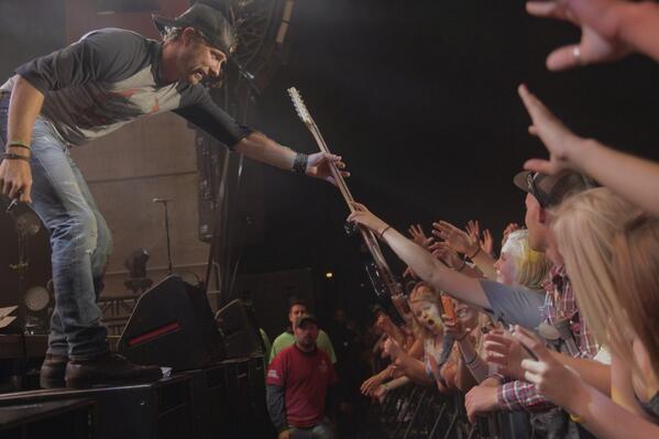 DierksBentley's tweet photo. DULUTH, MN. awesome night. loudest we've ever heard #DrunkOnAPlane. y'all brought it!! love ya. here's your guitar http://t.co/PdJsSjcQbU