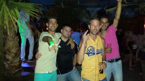 Buena noche de jueves en la #saladino con <a href="/Treme1992/">Oscar Garces</a> #lacruz #kike #semanataurinadenia2014 boooona niiiiiitt