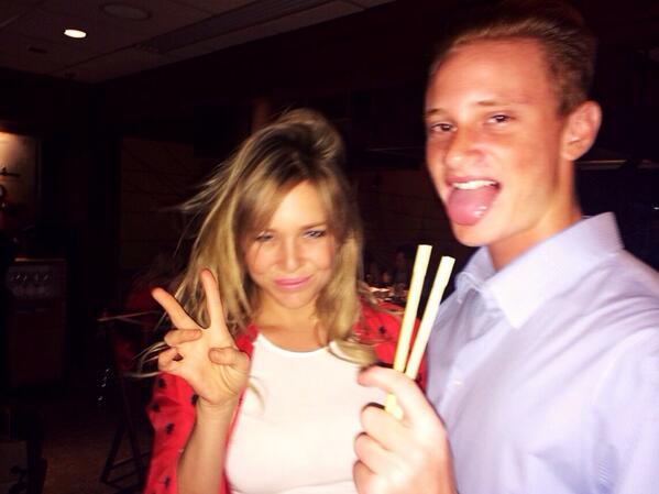 TaraHolt's tweet photo. Two peas ✌️ from the same pod @Ninj___ http://t.co/ByEFud0j6D