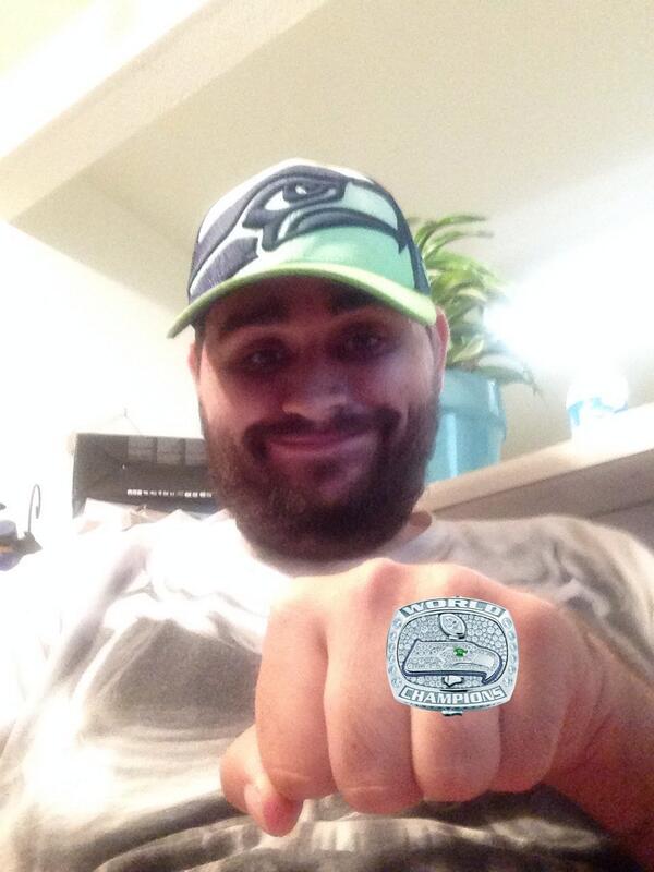 kfrog2016's tweet image. Have you seen my #SuperBowlRing