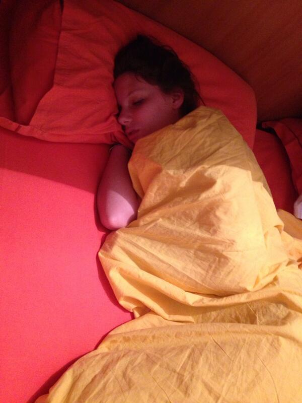 virginialisco's tweet photo. Come faccio a svegliarla? http://t.co/lrT6zE5IuH