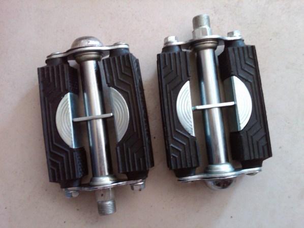 Anak_kuliahID's tweet photo. Sepasang kekasih itu ibaratkan "Pedal Sepada"  keduanya sama" mengayun biar sepedanya jalan :D http://t.co/Pg8KvcC3a5