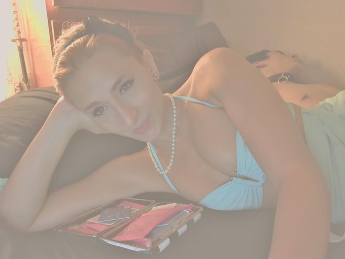 I'm so evil for shopping w/ his CC online after a long day @ the beach&amp;amp; he doesn't know I took this<a href="/tag/clips4sale"class="tags"><span>#clips4sale</span></a><a href="/tag/femaledomination"class="tags"><span>#femaledomination</span></a>