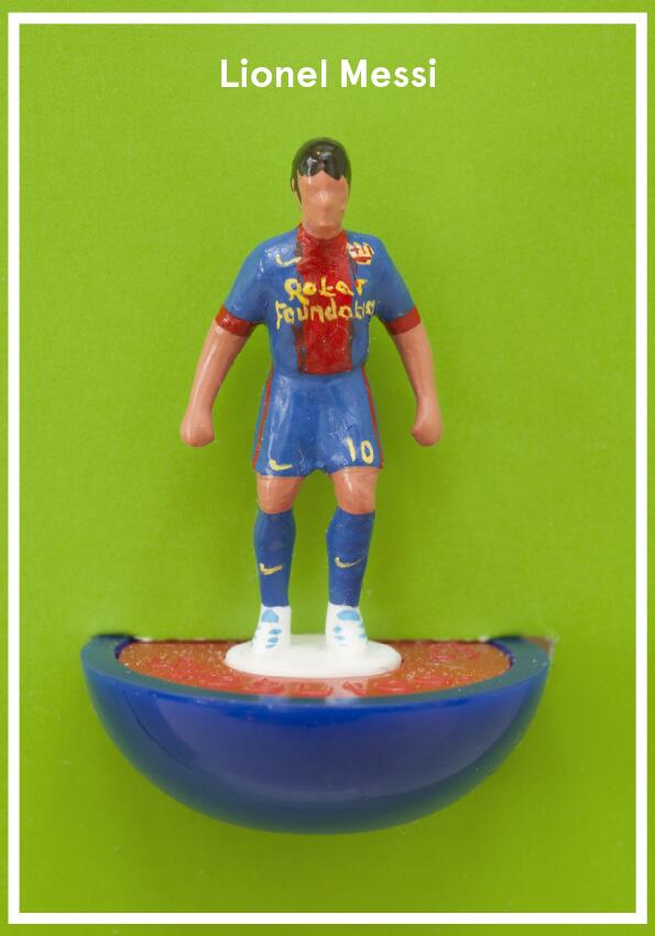 t_gPhoto's tweet photo. Check out @Intheboxbook in its lovely shop display @kkoutlet along with the Special ed all-star figurines. #WorldCup http://t.co/sNFUlwaW73