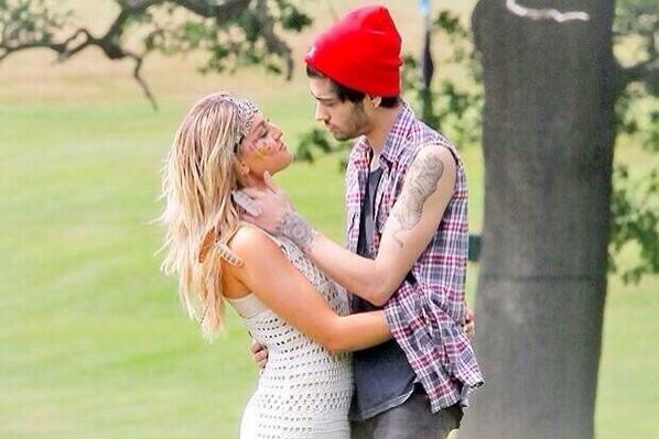 SourceLMF's tweet image. #PHOTOS Zerrie à l'anniversaire de Pezz - 09.07.14