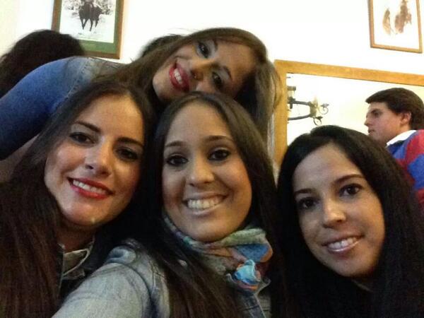 RoOmarquezC's tweet photo. Os echo de menos,ya queda poco para un dia en el río http://t.co/so9FcLgJJb