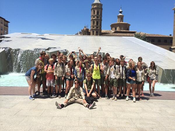 GiversSintPol's tweet photo. Groepsfoto in Zaragoza http://t.co/uv8eLHrf1N