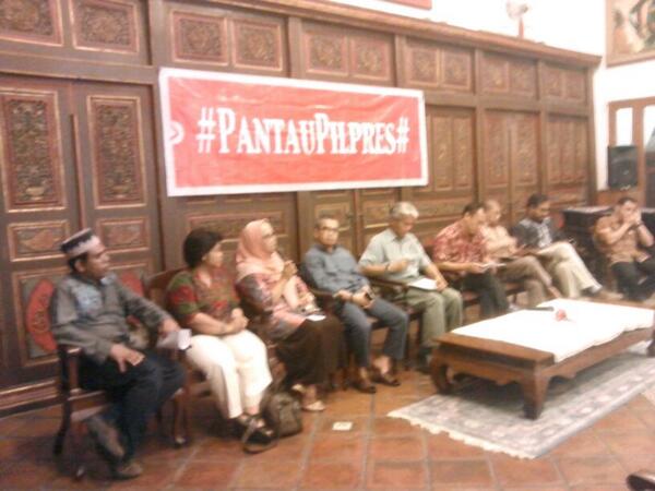 Hadir jg KepSek SMA di jakarta, yg peduli pd situasi Pilpres yg brdmpak pd Murid2nya. #PilpresDamai <a href="/KontraS/">KontraS</a>