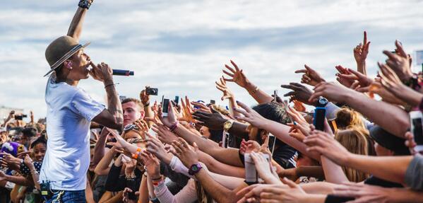 Last week, I was in the scorching sun enjoying #wirelessfestival - here's my image highlights! yourblag.com/fashion/wirele…