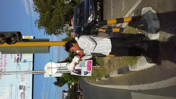 ALLAHU AKBAR!! Masyarakat Aceh mengutuk zionis Israel! Cc @bemunsyiah_ <a href="/FsldkAceh/">FSLDK Aceh</a> <a href="/fsldkindonesia/">FSLDK Indonesia</a>