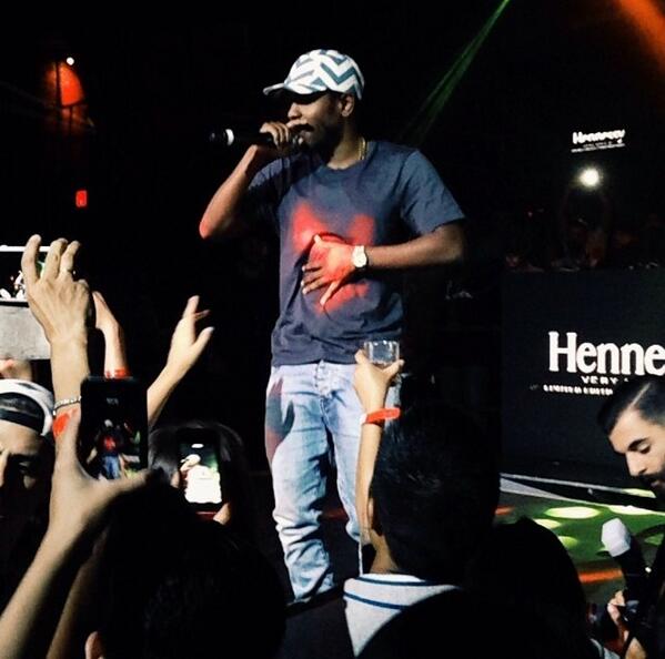 kendricklnation's tweet photo. Kendrick Lamar (3) #HennessyEvent #ArtoftheChase http://t.co/DfI2lQQPIT