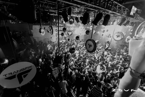 sxftfr's tweet image. &quot;@zouksingapore: #Transfix yourself in just a few with @Bobina! http://t.co/OCIPP4RzAb&quot; @SatnamJaswal