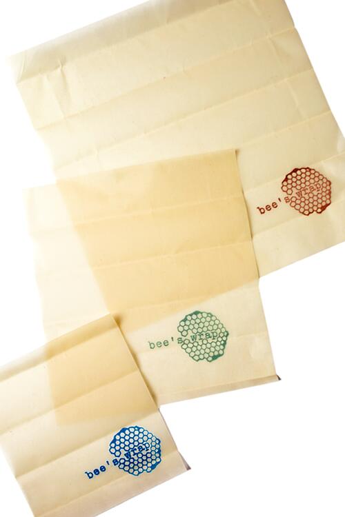 SAVEURMAG's tweet photo. Plastic wrap is a thing of the past. Reusable, airtight Bee's Wrap is #OneGoodFind: http://t.co/gYJhXILURY http://t.co/LcYtyV3zq0