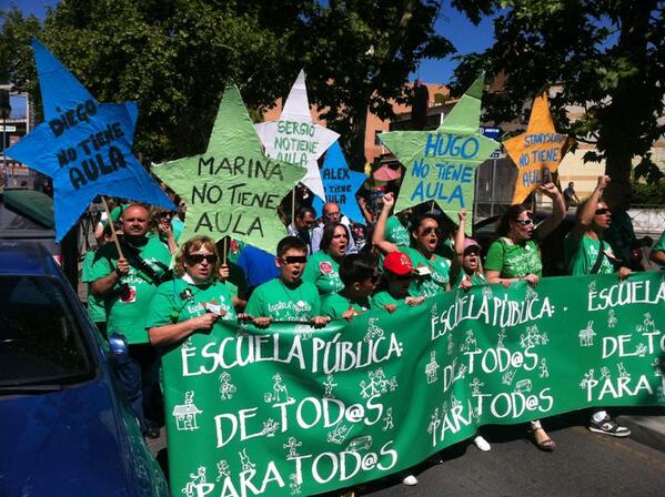 GMSLeganes's tweet photo. @ManuelRoblesD @Isidoro_Ortega @PSOELEGANES #ArcipresteDeHita #EncierroArcipresteDeHita #cocacola0despidos http://t.co/mJ2z8XGNPU