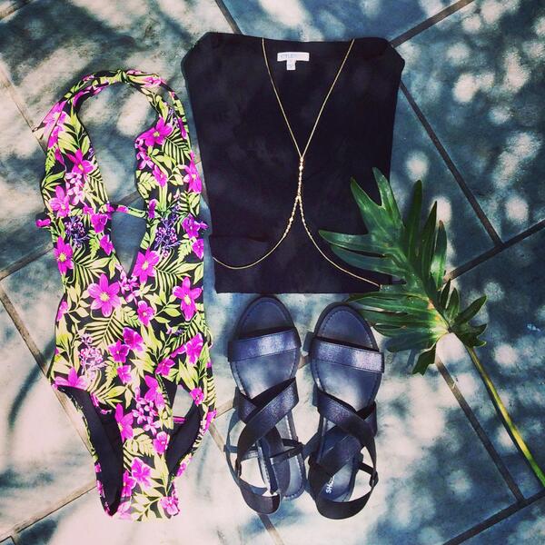 shoemint's tweet image. Want to win this Mint look? Visit our Instagram to enter our #MintSetter giveaway! shmnt.me/ShoeMintInstag…