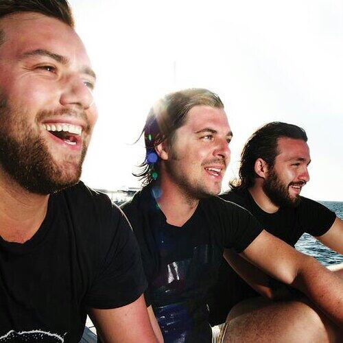axwell4eva's tweet photo. The days are gone but the memoirs are on the wall @axwellBR @Axwell @Ingrosso @SteveAngello http://t.co/k3n0QWmX3Y
