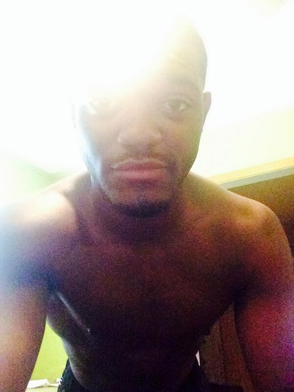 GQRodP_Tailored's tweet photo. Up early bout to make it happen captain #Grindsesh #Primetime #workingmytailoff http://t.co/yoavqxMQCj