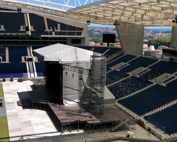 FCPorto's tweet image. Informação para #directioners: bit.ly/1dEDragao @Louis_Tomlinson @NiallOfficial @onedirection