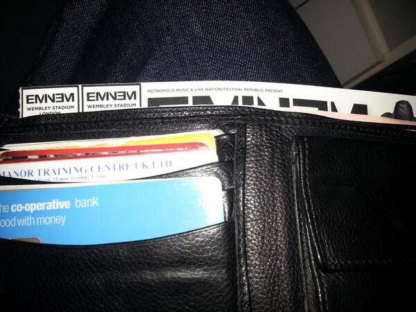 TomRoss_'s tweet image. @Sooooosan tickets are in my wallet!! #NotForgetting
