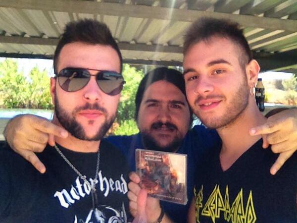 HeresyOfDreams's tweet photo. Recién llegados a Madrid. En hora y media entrevista en @MariskalRockWeb a cargo de Oscar Sancho de @LujuriaOficial http://t.co/QzmhPVySys