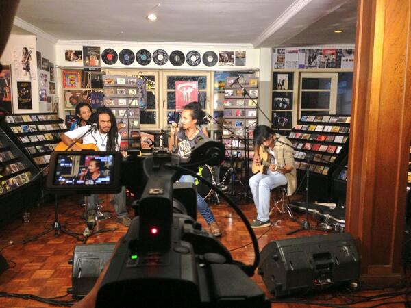 “Let's Go!! @demajors_info: .<a href="/daddyNthehottea/">Daddy & The Hot Tea</a> shoot for #Digicoustic, Demajors x Digilive project! ”