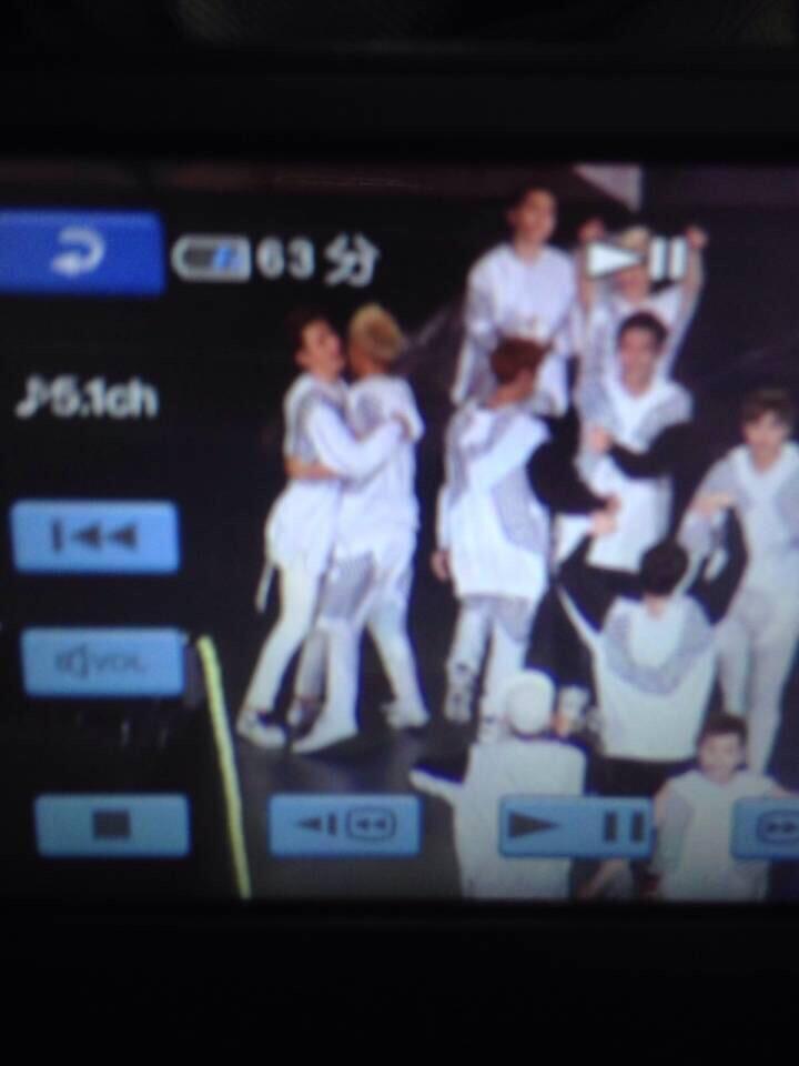 BsRXHl_CcAEoFRP.jpg:large