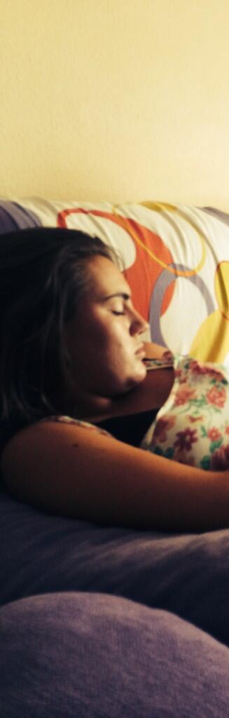 Ireenemoreeno's tweet photo. A veces me pregunto porqué la vida es tan dura..👎😩😔 http://t.co/OLZCim8aFw