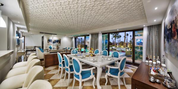 CrystalHotelsRU's tweet image. #Гостиная в Villa Nirvana @ Nirvana Lagoon. #Удобство и #роскошь, которые вы можете себе позволить.