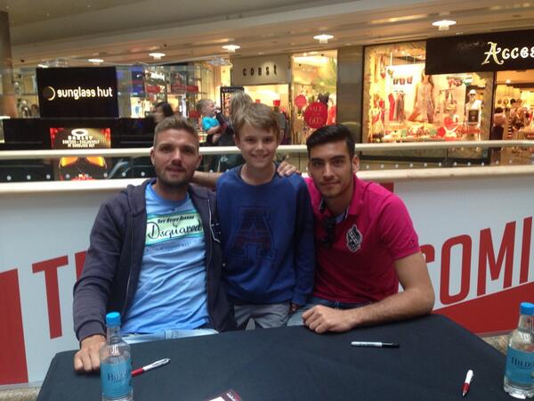 clmoseley's tweet photo. Meeting Jos and Paulo today at West Quay #saintsfc http://t.co/AcrXCTd87g