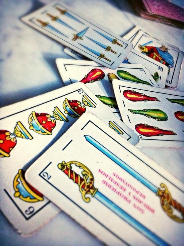 Angelorca6's tweet photo. Partidita de Cartas en la Concentración del Equipo de Fut7 de @BandaValverde http://t.co/kUlVxFZHLV